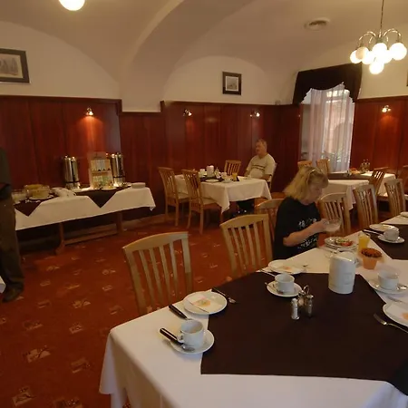 Hotel Park & Etterem, 3*
