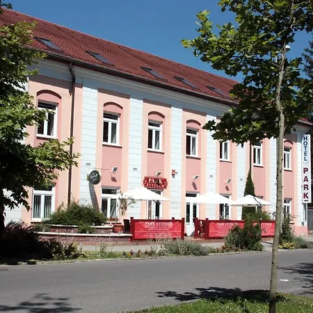 Park & Etterem, Hotel Nagyatad