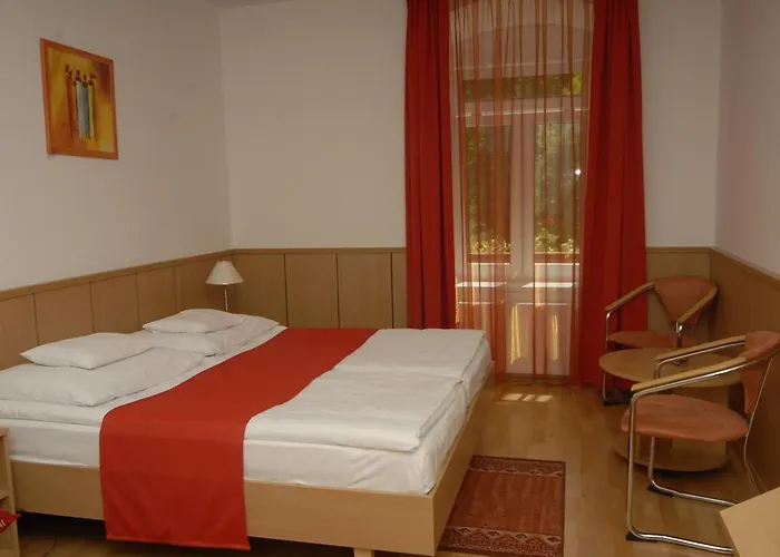 Park Hotel&étterem, 3*