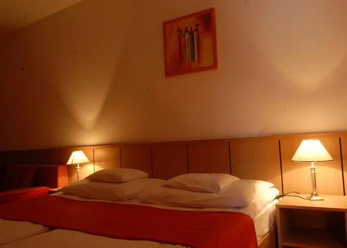 فندق Park & Etterem, Nagyatád